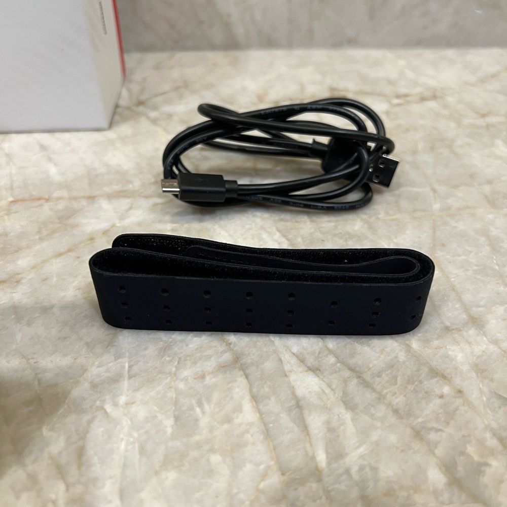 Orange Theory OT Beat Burn 2.0 Monitor w/ Two Straps and Charging Chord - Picture 3 of 6